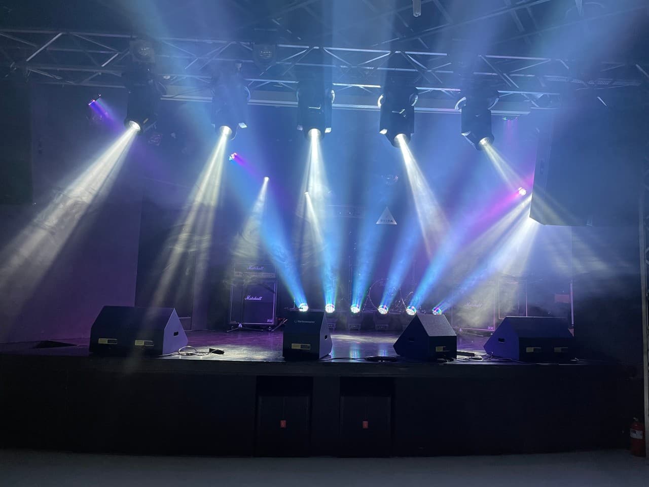 프리즘홀 배너 이미지